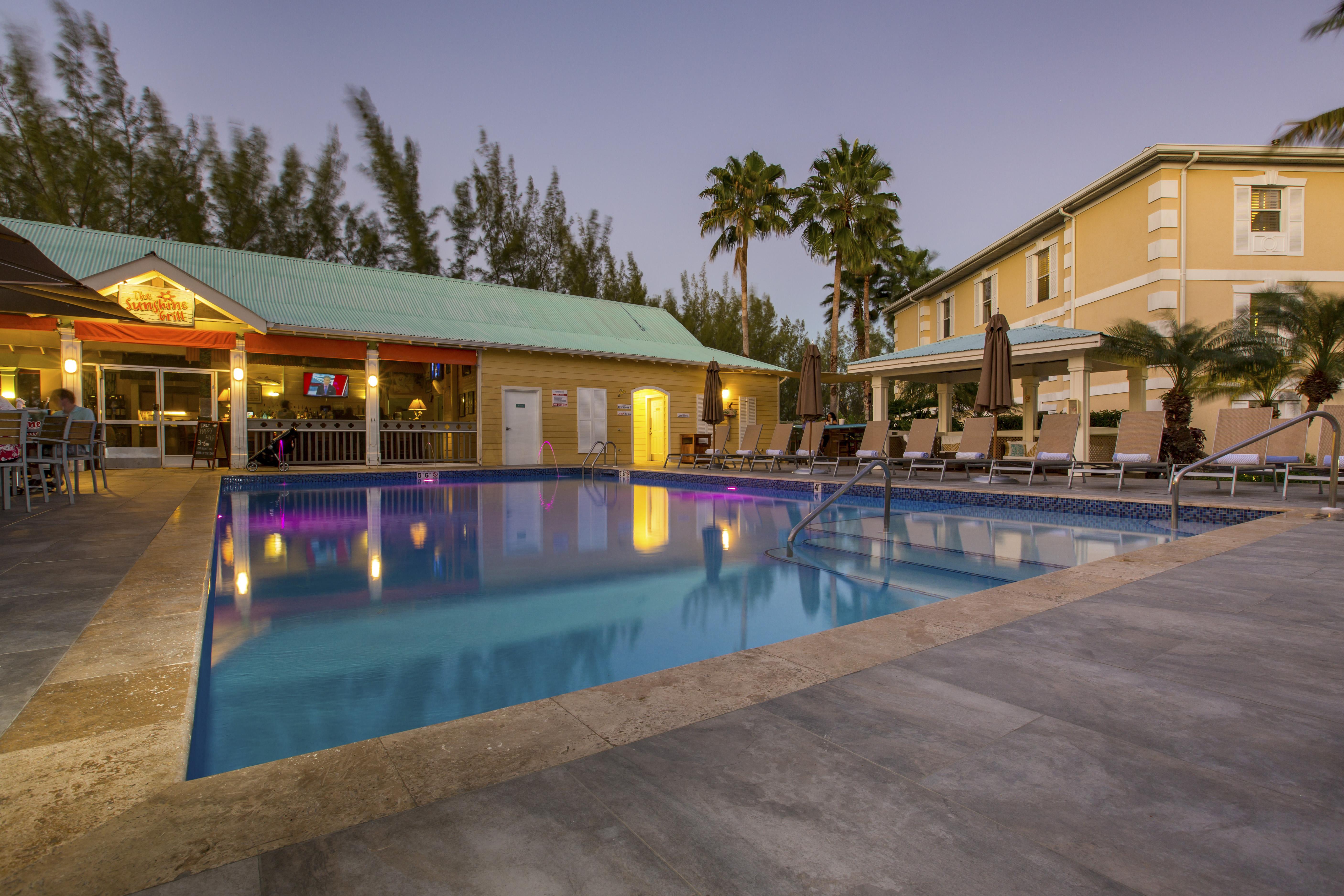 Sunshine Suites Resort West Bay Kültér fotó